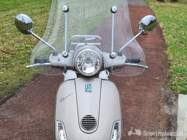 Vespa LX 50 beige